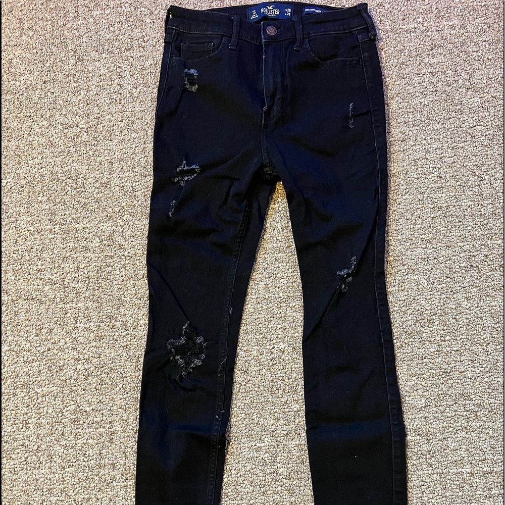 Hollister skinny jeans with rips